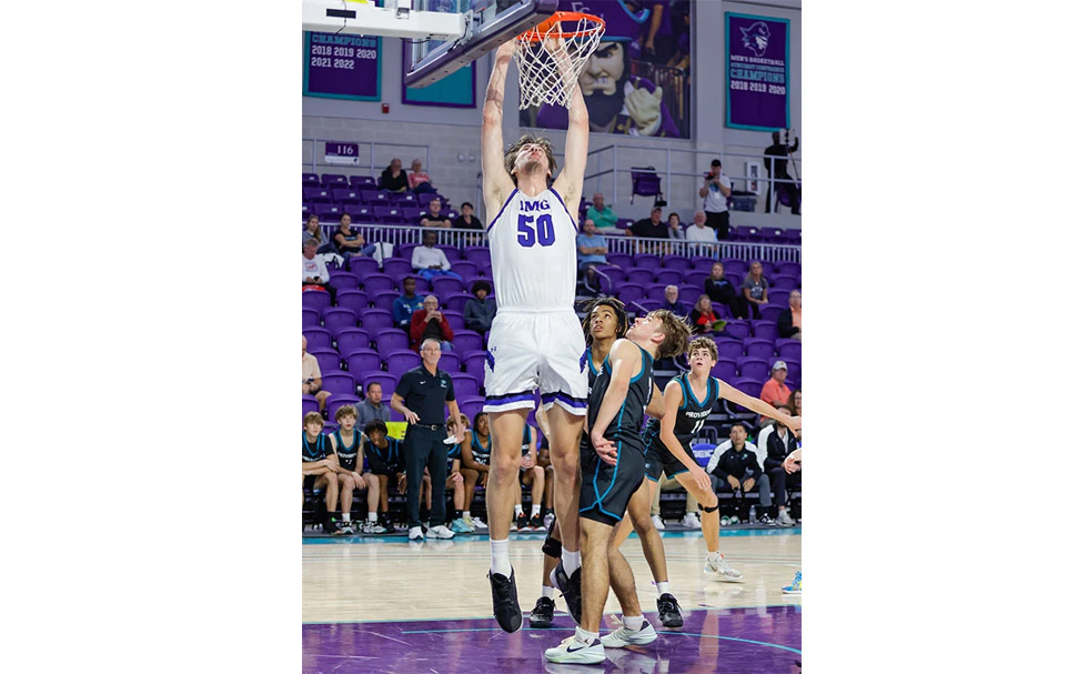 World’s tallest teen sets new basketball record