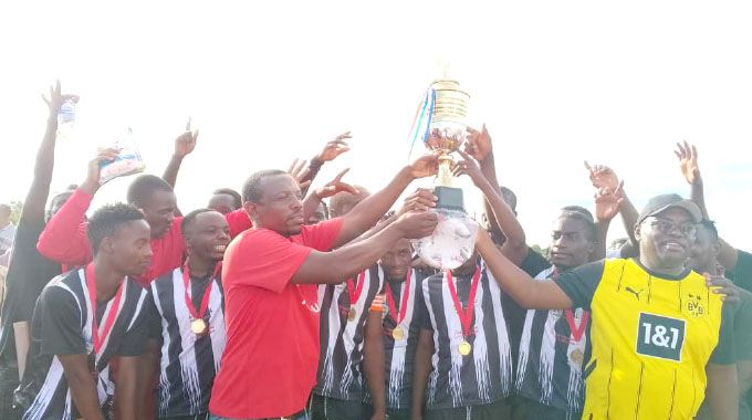 IRoyal Cup izavusa umdlandla wenguqu eNyathi