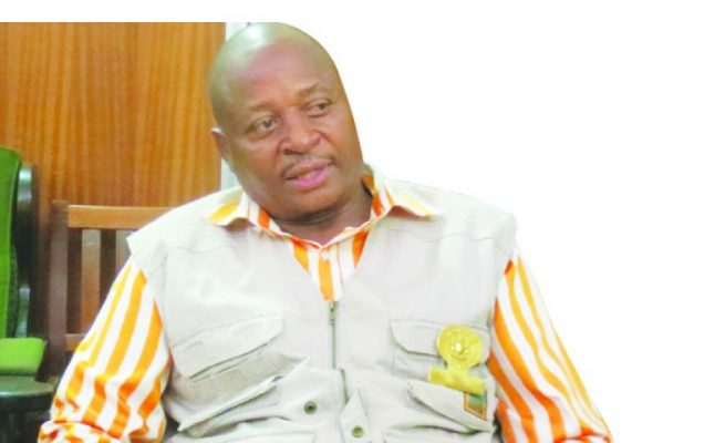 Tezvara onzi adzosere mukuwasha pfuma yeroora . . . vakarambira nemwanasikana wavo kwemakore anodarika 20