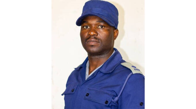 Murume anogara mumugwagwa apondwa anetsana neshamwarikadzi