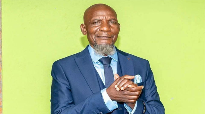 Muimbi mukuru wesungura Zakaria ashaya