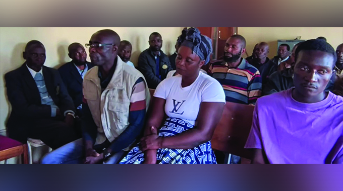 Umzukulu unyonyobela umfazi kamalume