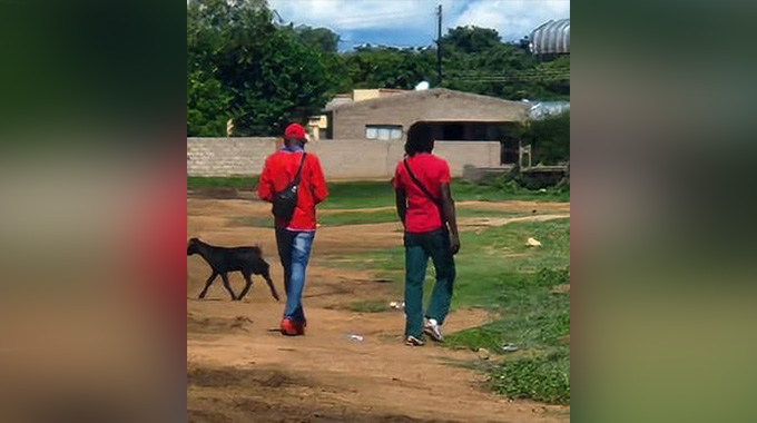 NO NONSENSE EZHWANE! Barman busts fake US$100 duo