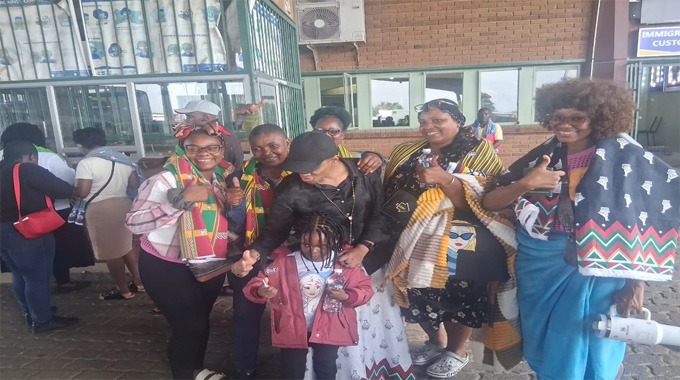 Zim rolls out red carpet at borders as festive season travel peaks