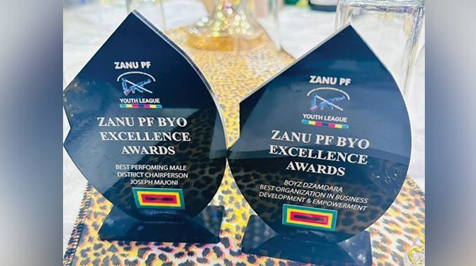 Zanu-PF honours outstanding youth leaders in Bulawayo
