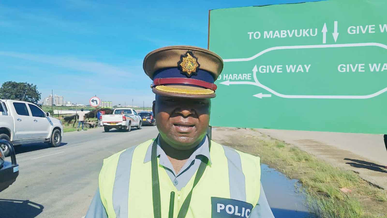 POLICE CALL FOR CALM AS MOTORISTS NAVIGATE HEAVY CONGESTION ALONG MUTARE ROAD