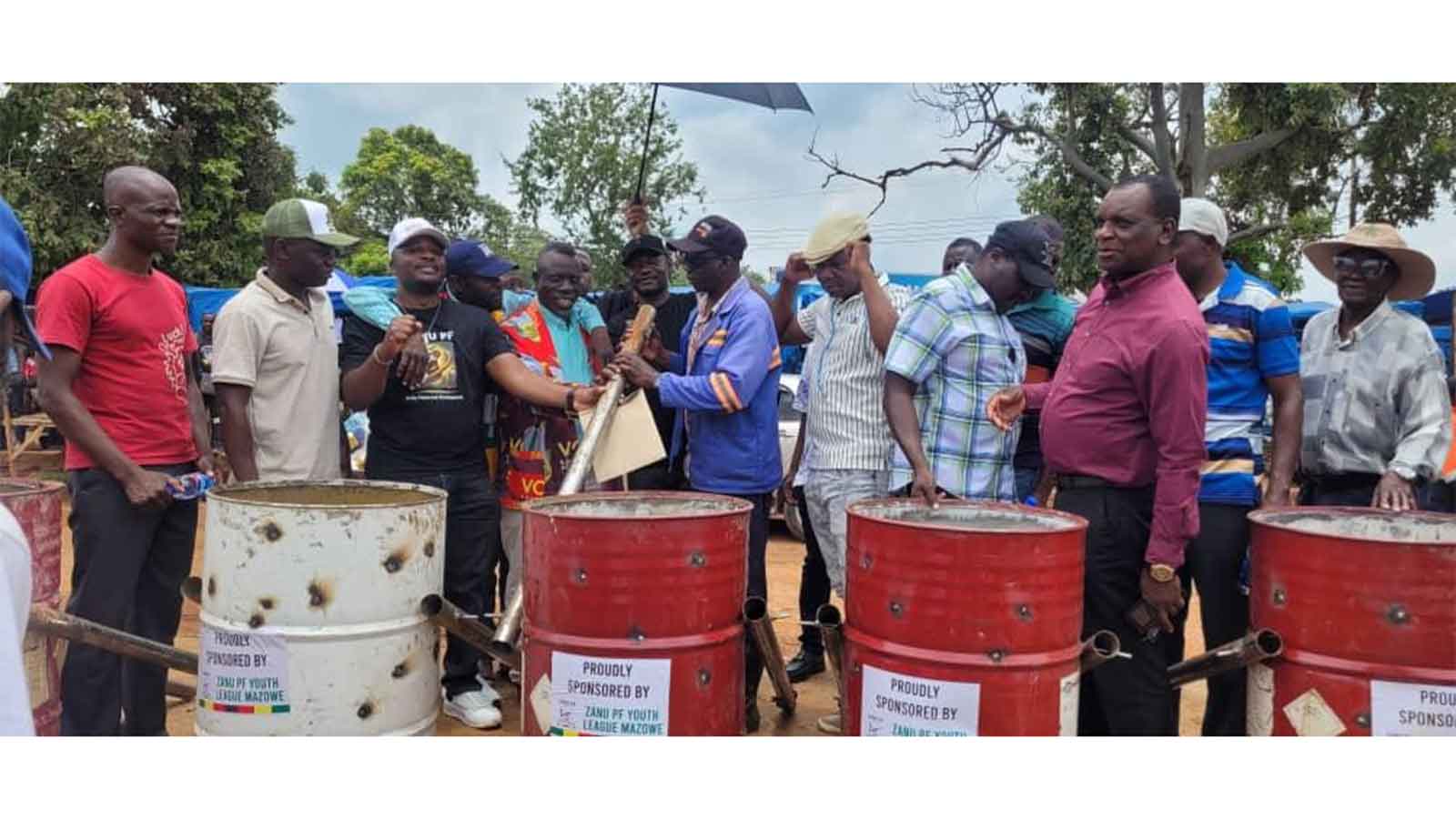 Mazowe Youth League donates refuse bins to Council
