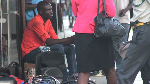 This comes shortly after City of Mutare issued a stern warning to shop owners in the Central Business District (CBD), placing the devices outside their premises with loud music to lure clients