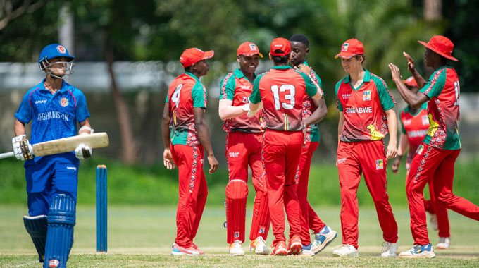 Ziyasukelana kuma-U19 ekhilikithi