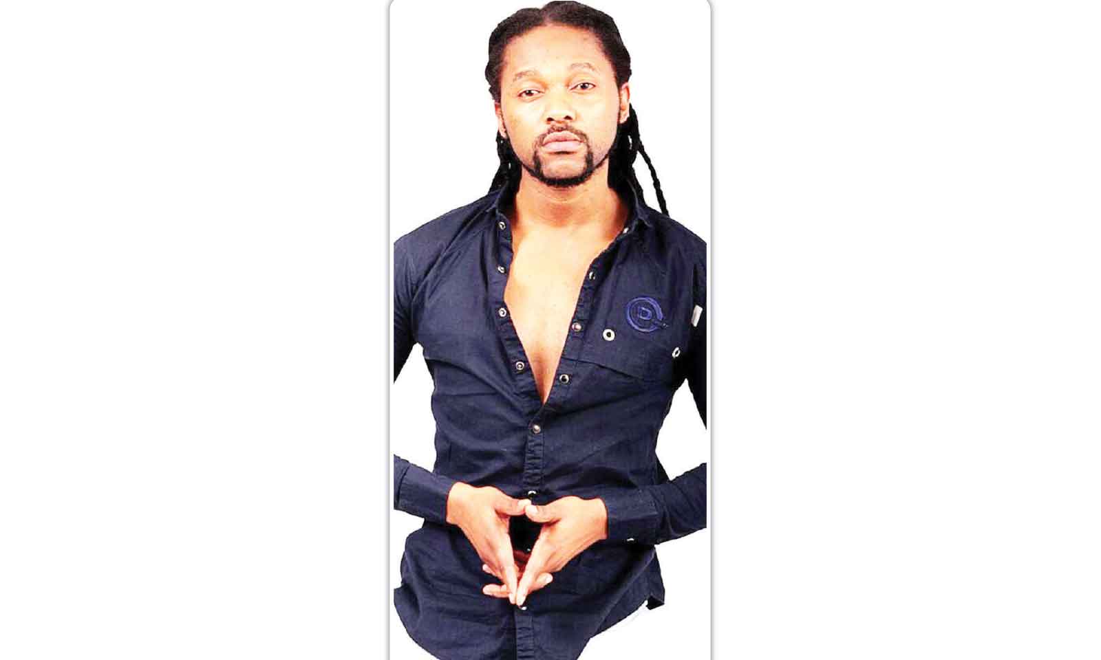 ‘Uzalo’ star Simphiwe Majozi treats himself to a new car