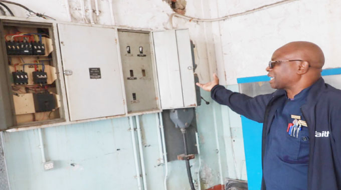 Criminals strip Mpilo doctors’ quarters of copper pipes, cables