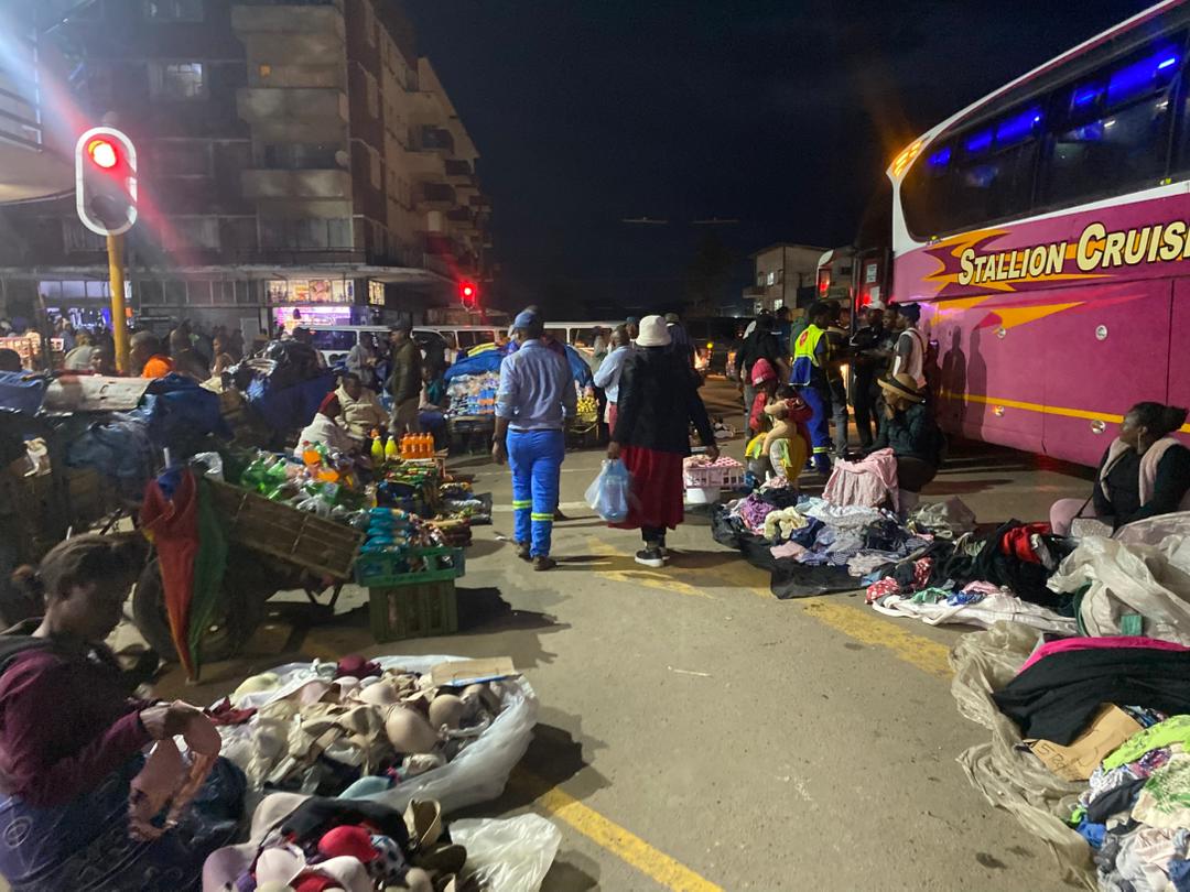Watch: SIXTH AVENUE GRIDLOCK KOMBI CHAOS: Vendors and busses turn road into evening hell