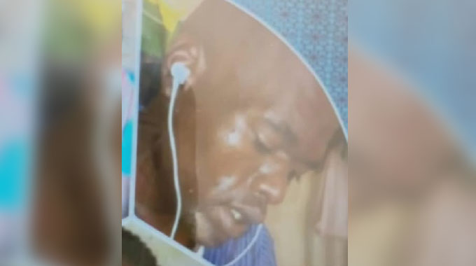 Inkomo 10 ukungcwaba obulawelwe ukubuza isikwelede “Umsolwa wahle wabaleka lemuli yakhe uzwakalela eGoli