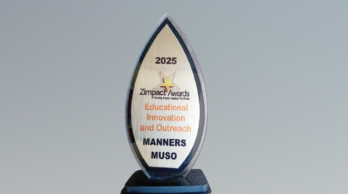Dr Manners Msongelwa wins award for educational innovation