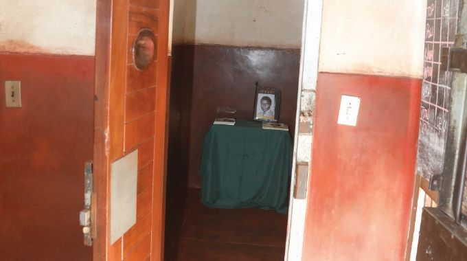 President recounts harrowing 10 years of imprisonment