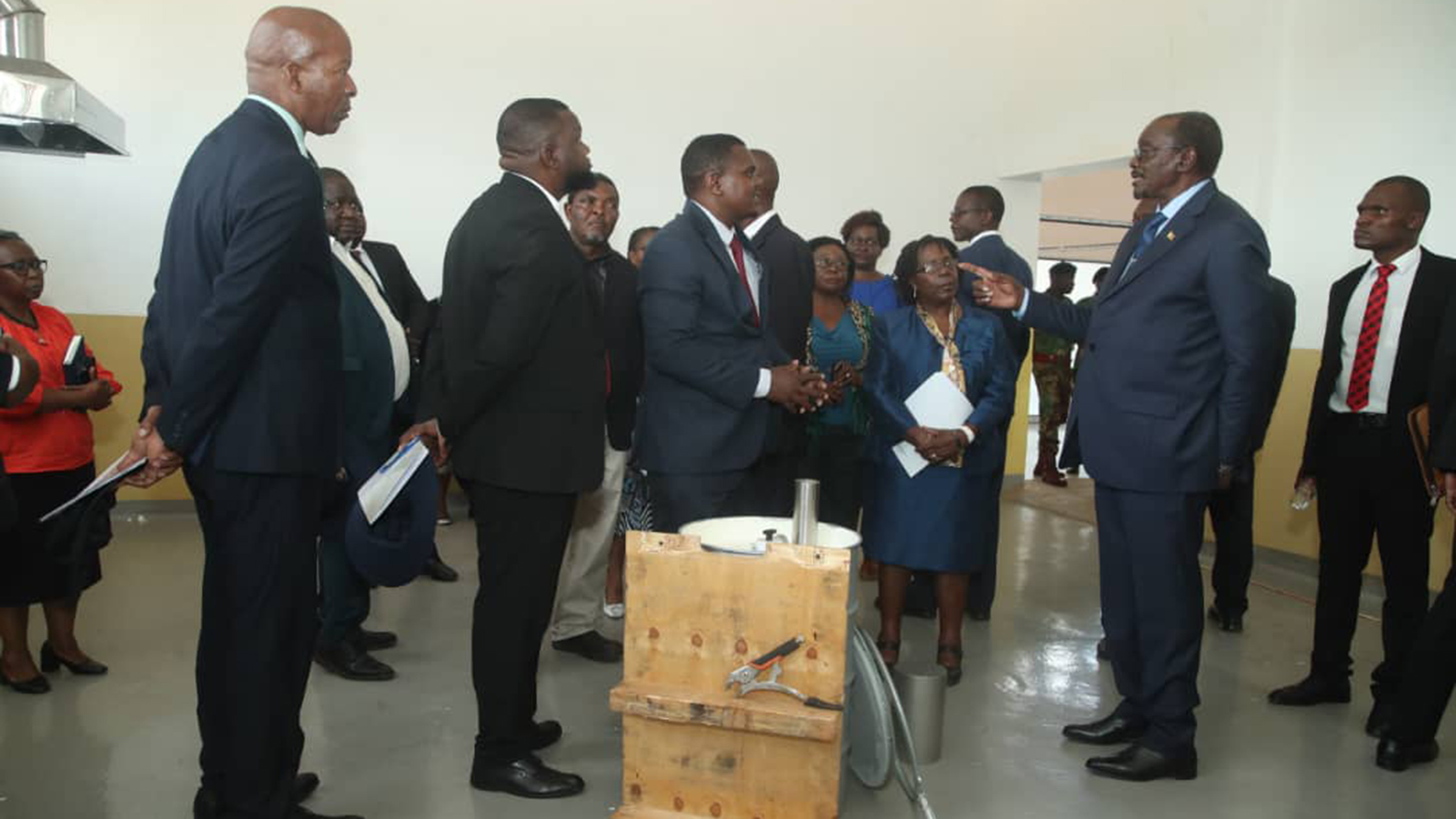 VP Mohadi tours Disused Radioactive Sources Management plant