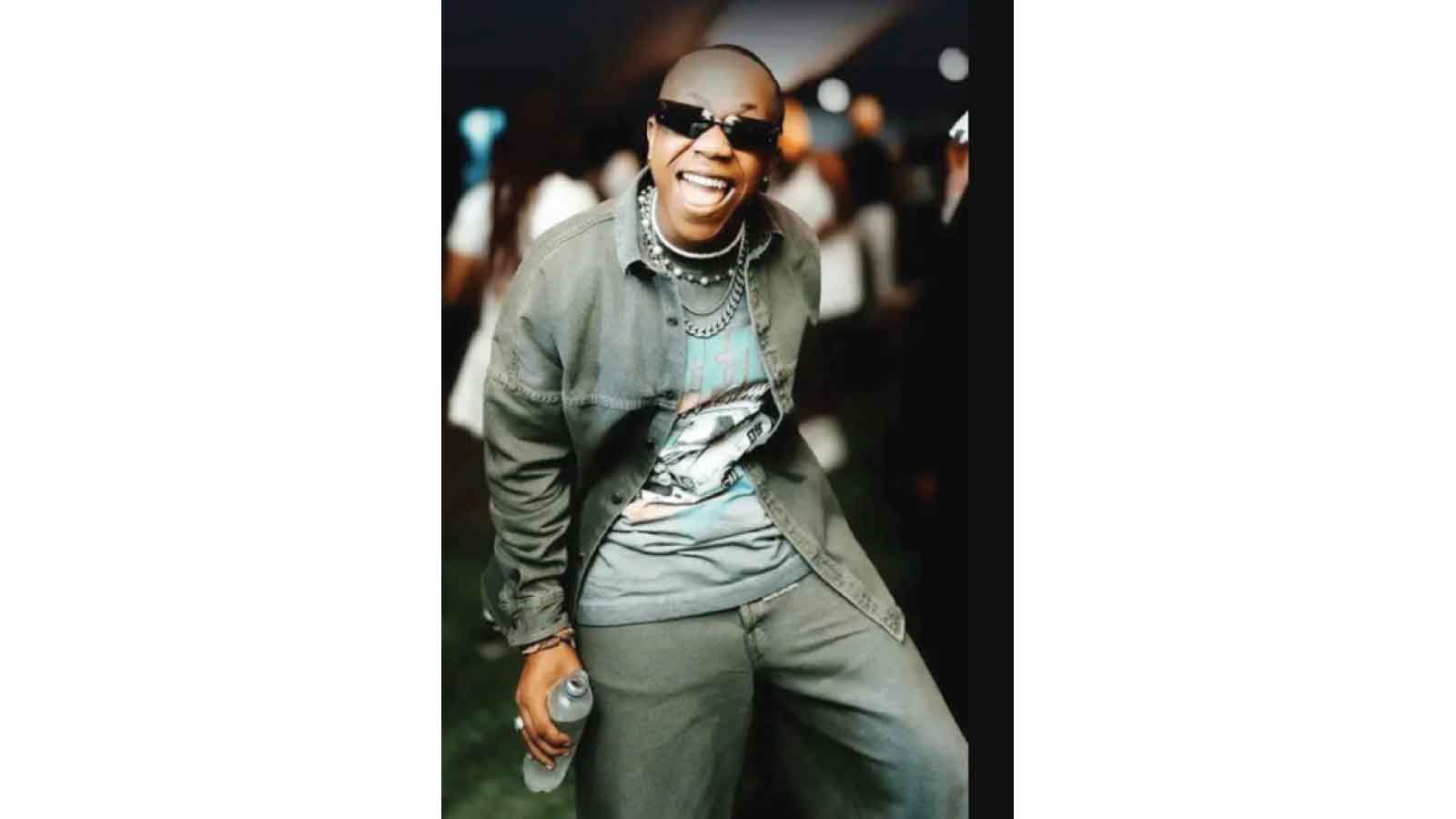 Is Young Stunna’s money-throwing act a generous gift or disrespectful?