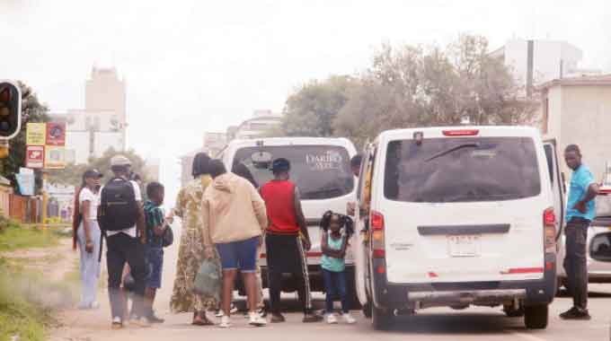 Rank barons put Harare’s commuters on the edge