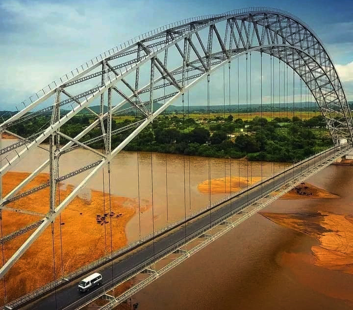 The iconic Birchenough Bridge
