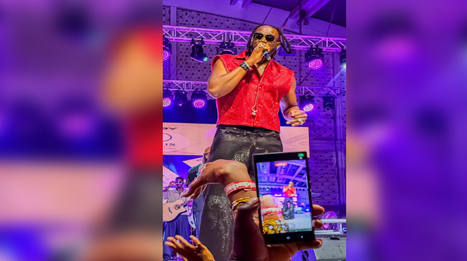 Chik Aljoy dazzled by Jah Prayzah at Bulawayo concert