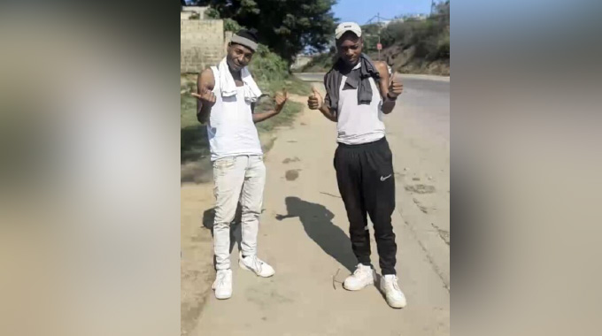 ‘Bebeyibamba emini libalele inkunzi’ abadutshulwe babulawa ngamapholisa