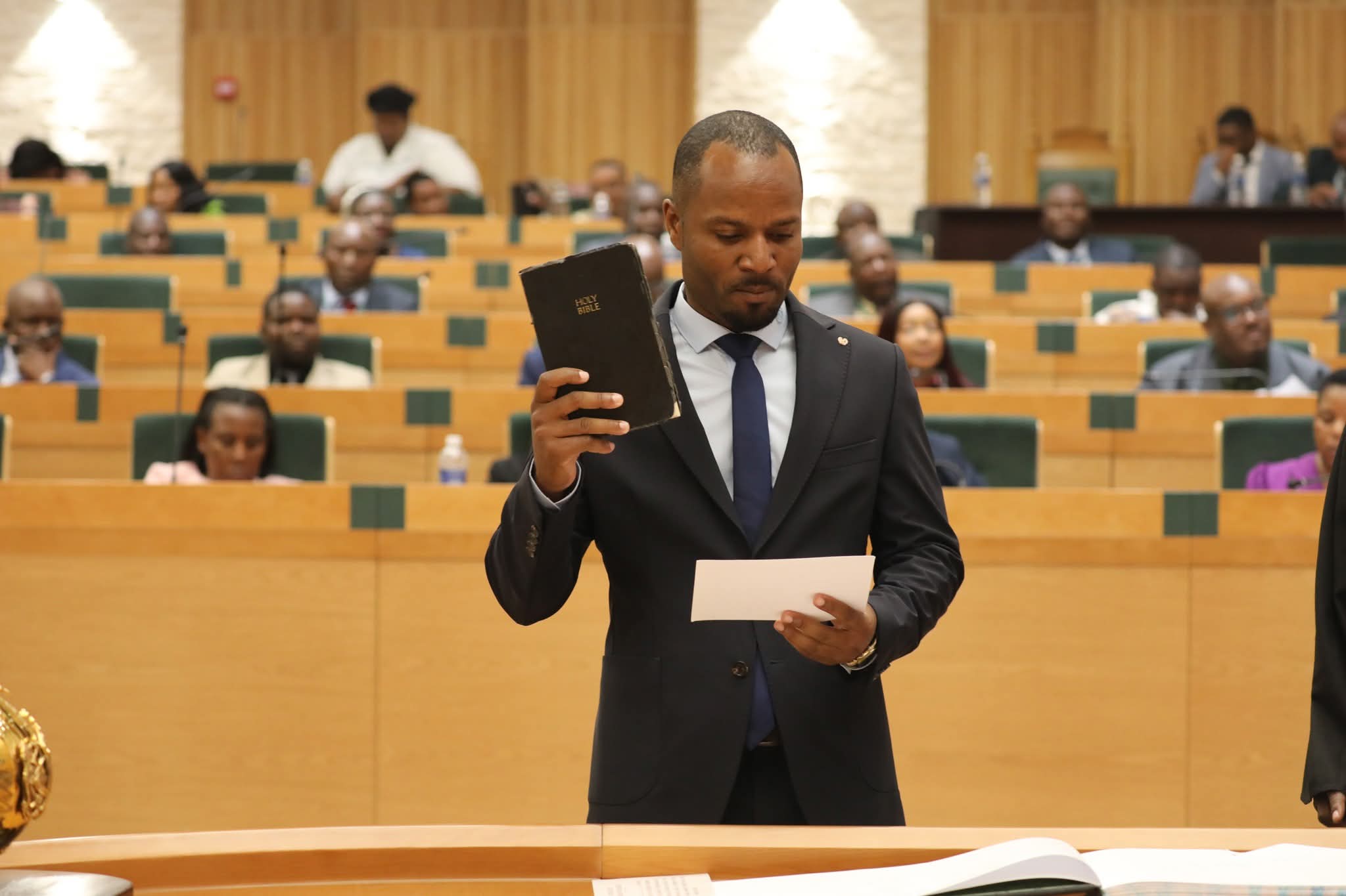 Zanu-PF’s Cde Murechu sworn in