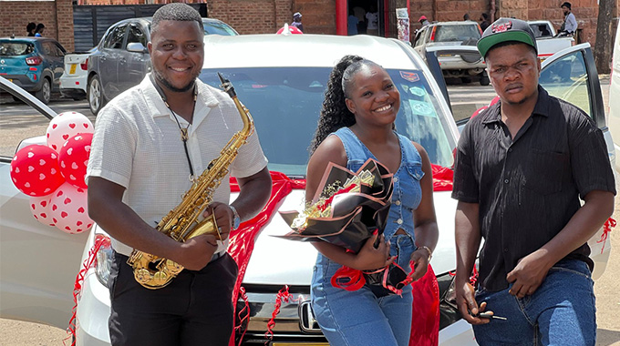 Watch: Vuyi Sax helping lovers hit the right note this Valentine’s Day