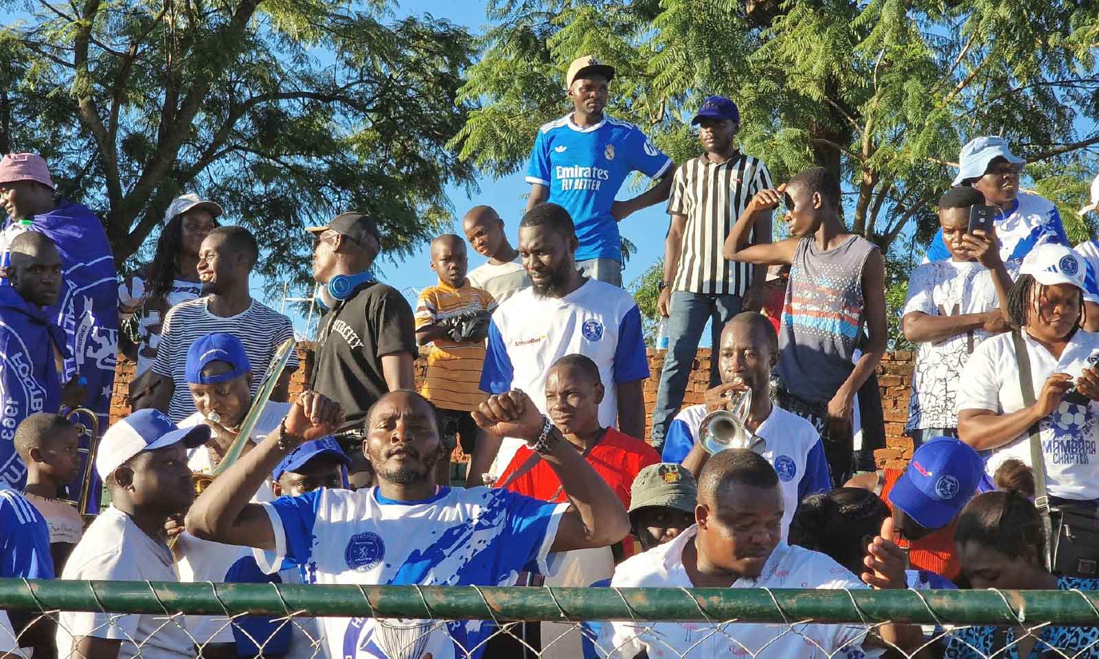 CAN FOOTBALL FANS STOP  SUPPORTING  THEIR TEAMS?