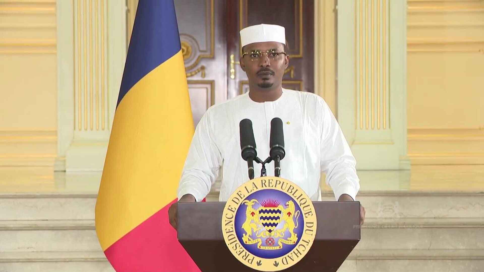 Chad closes border with war-torn Sudan