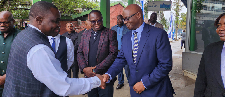 Zimpapers Chief Executive Officer, Mr William Chikoto welcomes Information Publicity and Broadcasting Services Minister, Dr Zhemu Soda to the Zimpapers Mutare branch, which host The Manica Post and Diamond FM