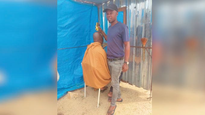 HAIR-RAISING WAR IN THE GHETTO!. . . Barbers fight over clients