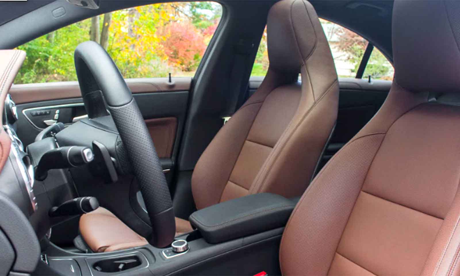 TAXI DRIVER STEALS BOSS’ CAR ON HIS FIRST DAY AT WORK