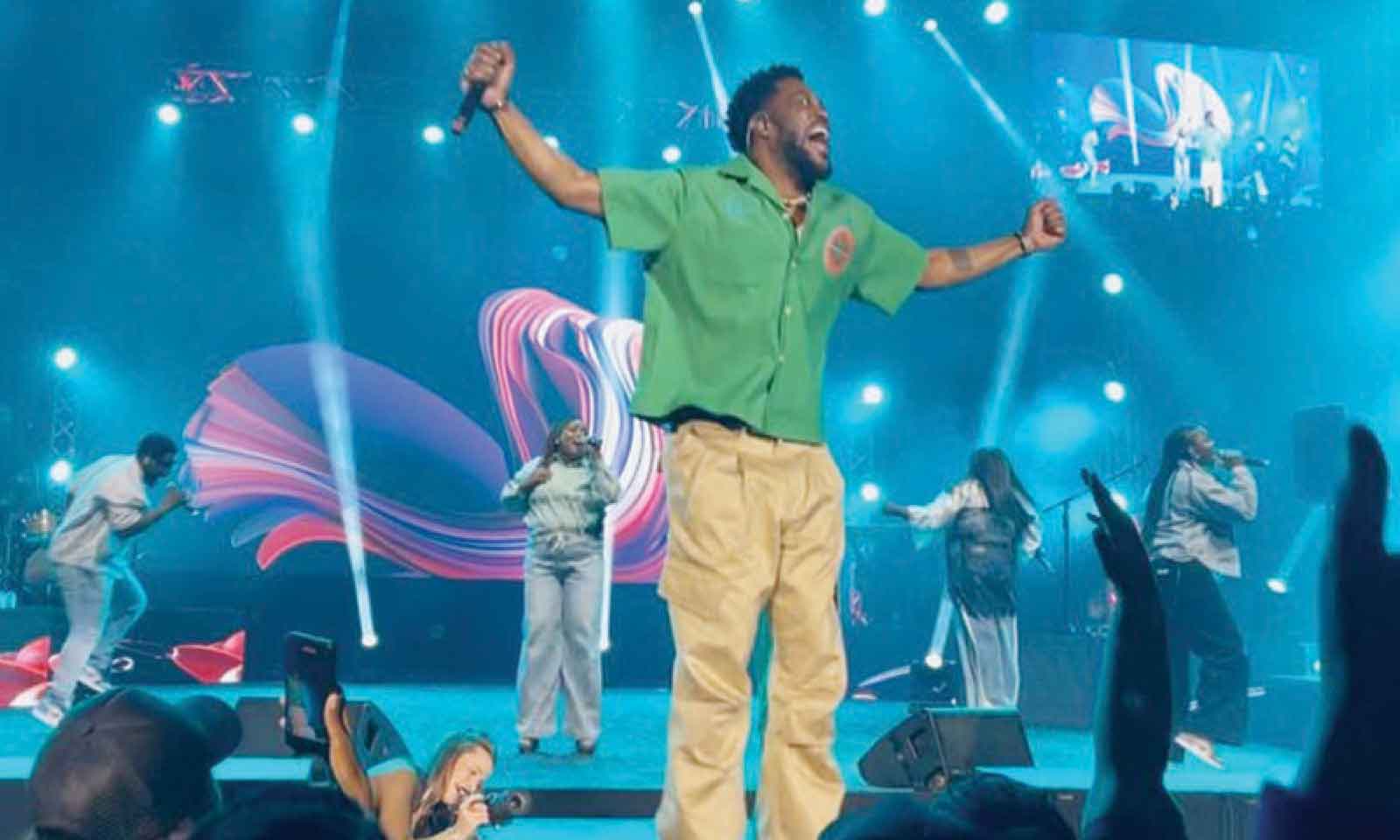 SPIRIT-FILLED SHOW ILLUMINATES HICC AS EVERYWHERE TOUR LIVES UP TO EXPECTATIONS