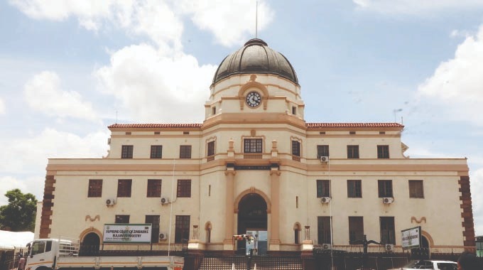 Bulawayo High Court official  jailed over US$1 974 bribe