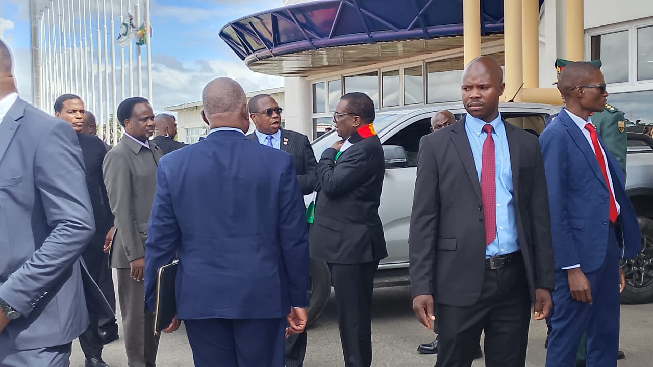 UMongameli uMnangagwa ukhokhela umkhankaso wokusekela isibhedlela seNgutsheni