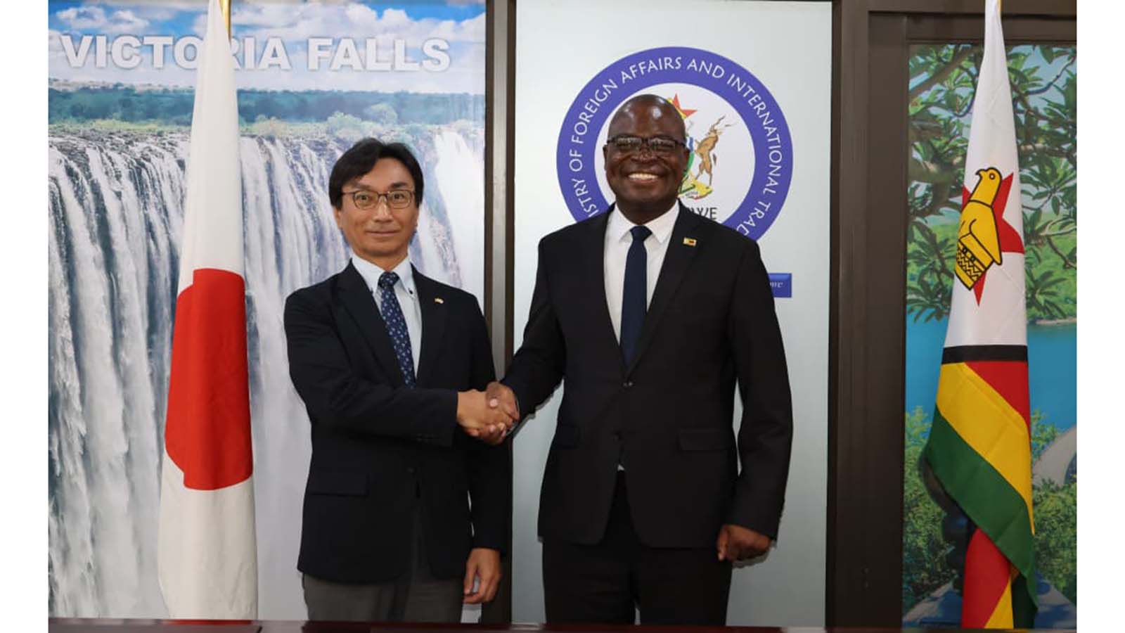 Prof Murwira bids farewell to outgoing JICA chief
