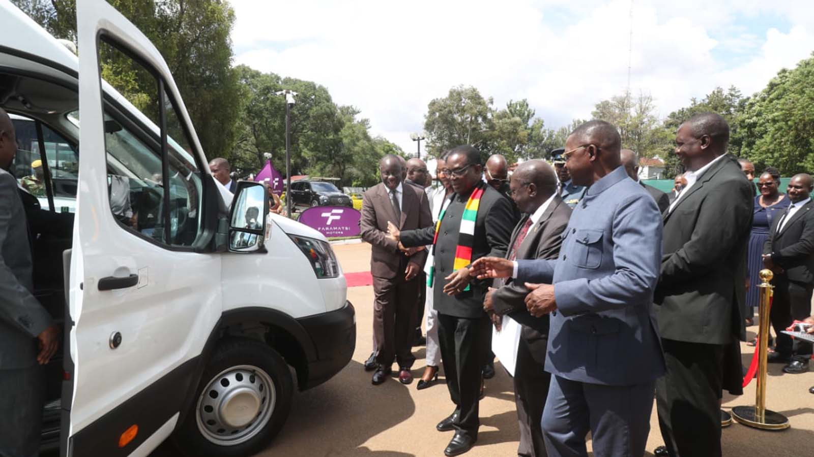 President hosts Chitungwiza Harmony Singers and Light Machine Gun Choir