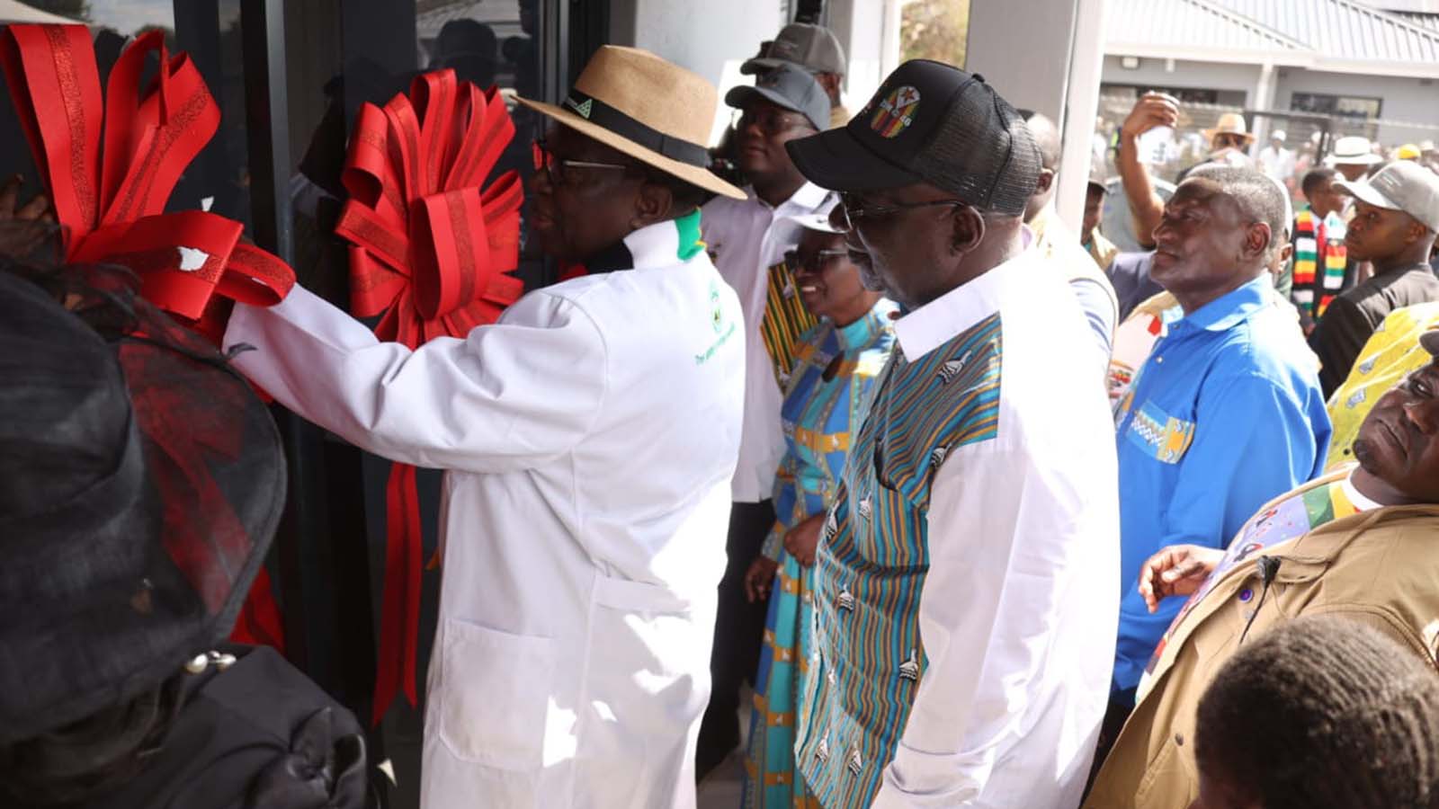 President Mnangagwa commissions houses for war veterans