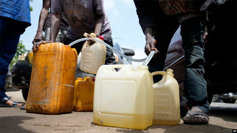 Fuel smugglers undercut local pumps