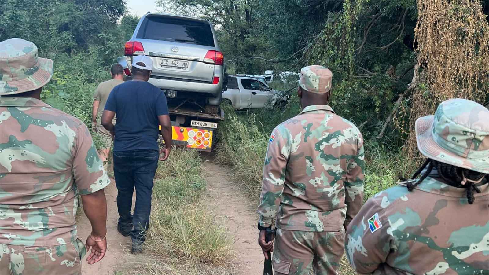 SA police in shootout with suspected car smugglers at Limpopo