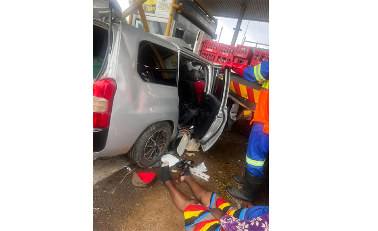 Although details of the accident at Magamba Tollgate were still sketchy, acting Manicaland provincial police spokesperson, Assistant Inspector Wiseman Chinyoka confirmed the accident