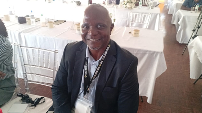 ‘Farmers must take advantage of the country’s 10 000 dams’
