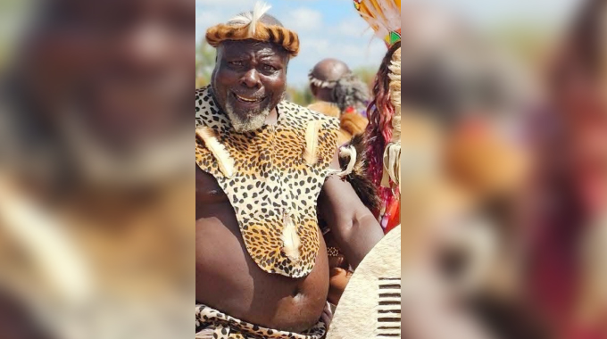 UNqindi Uthola isicoco kumiklomelo kaDakamela