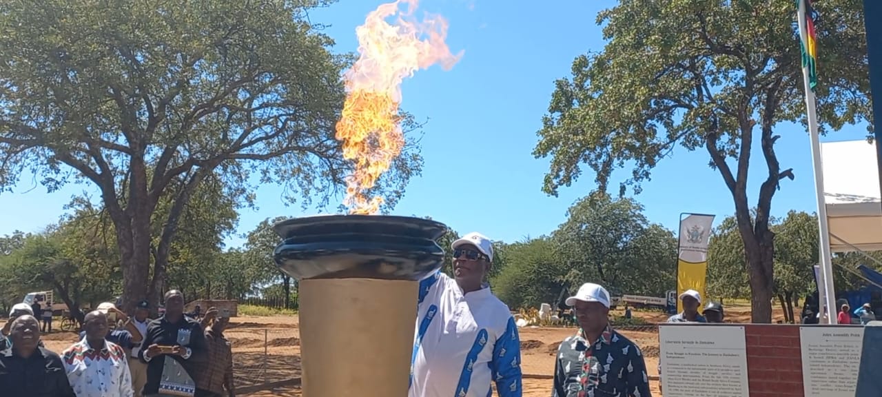 UMsekeli kaMongameli uChiwenga ulumathisa isibane sikaZibuze