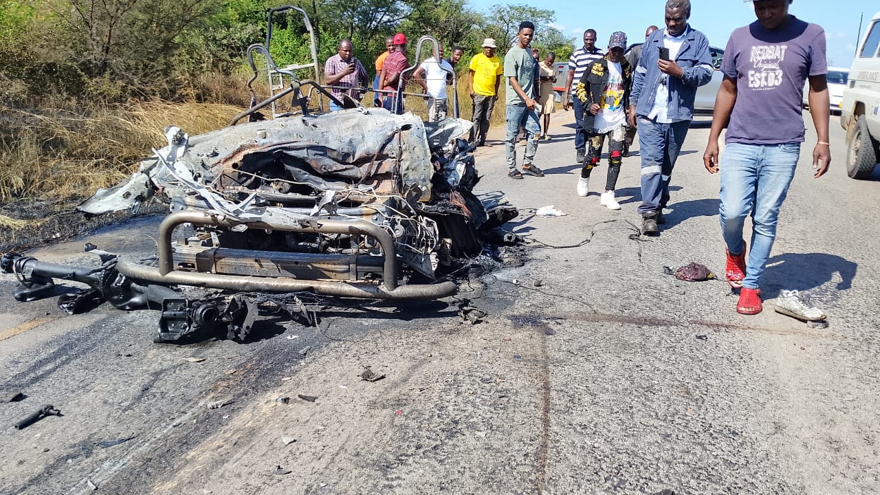 Ingozi ebulele abangu-16. UMphathintambo uMhona ufika endaweni yengozi