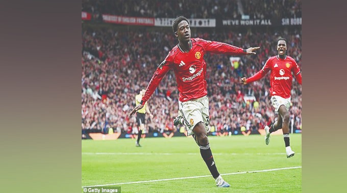 Man U back in Champions League