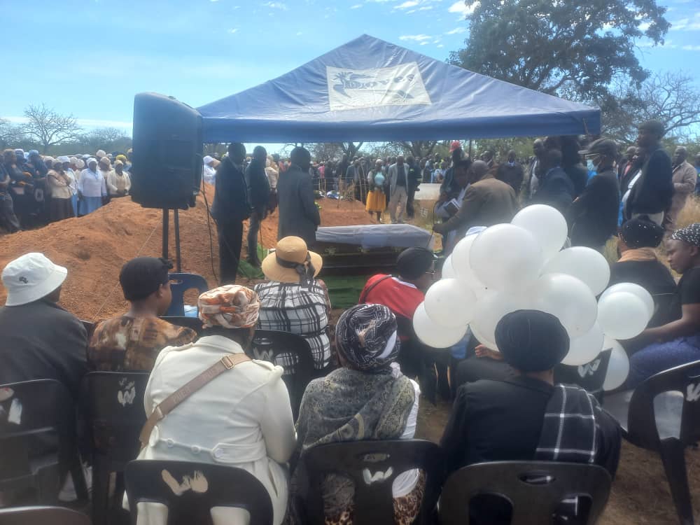 Mourners gathered to pay their last respect to the late seasoned educationalist Mr Paulos Ncube.