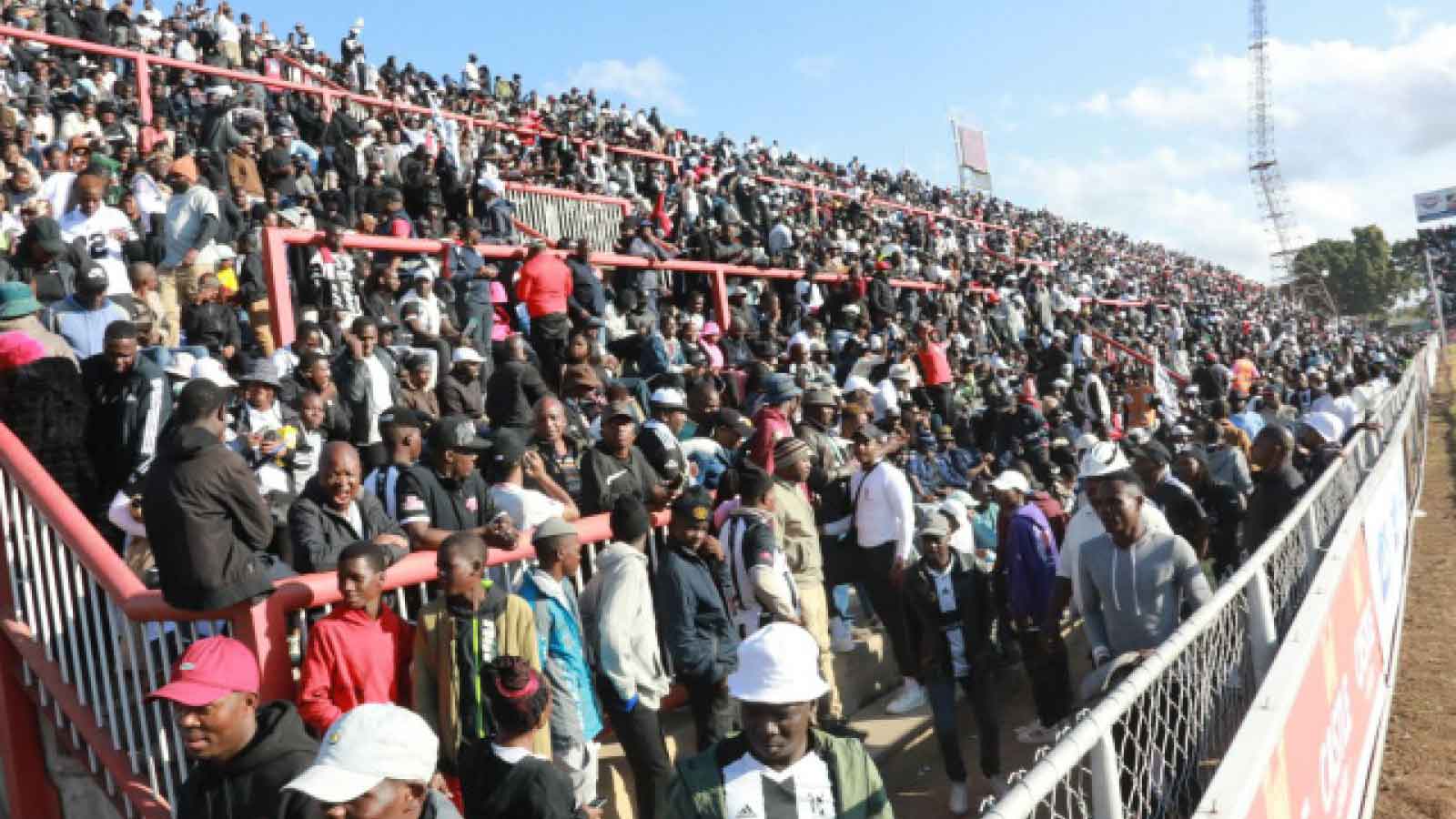 15 000 turn out for battle of Zimbabwe. . . PSL moves to address entry delays