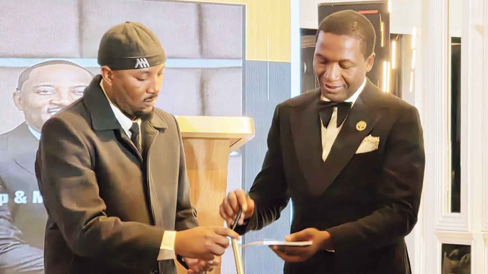 Money rained at  Mudiwa’s book launch