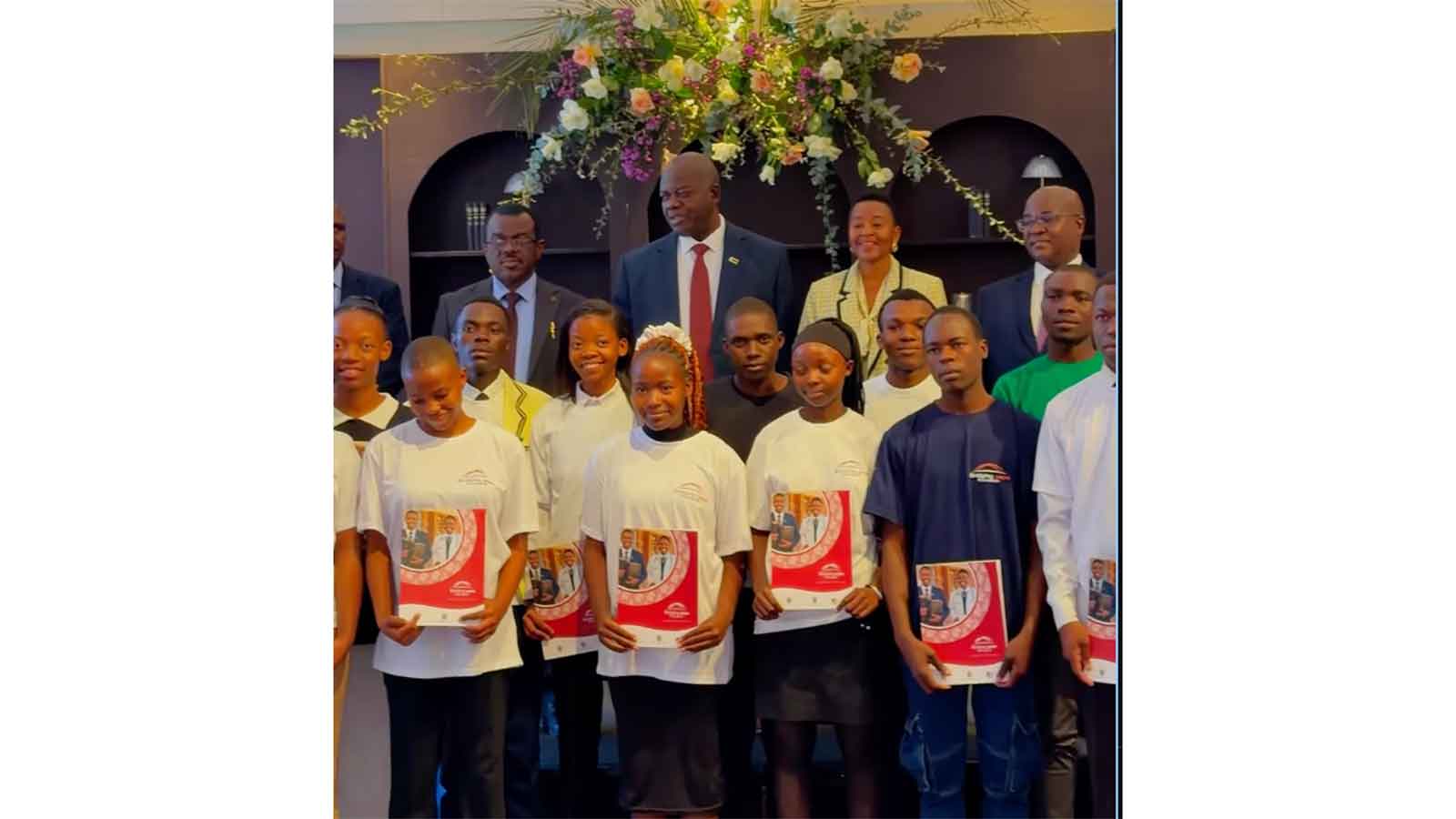 Foundation awards scholarships to 20 disadvantaged students